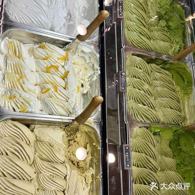 挑战九十葉最浓抹茶！一口气吃完四款我竟然