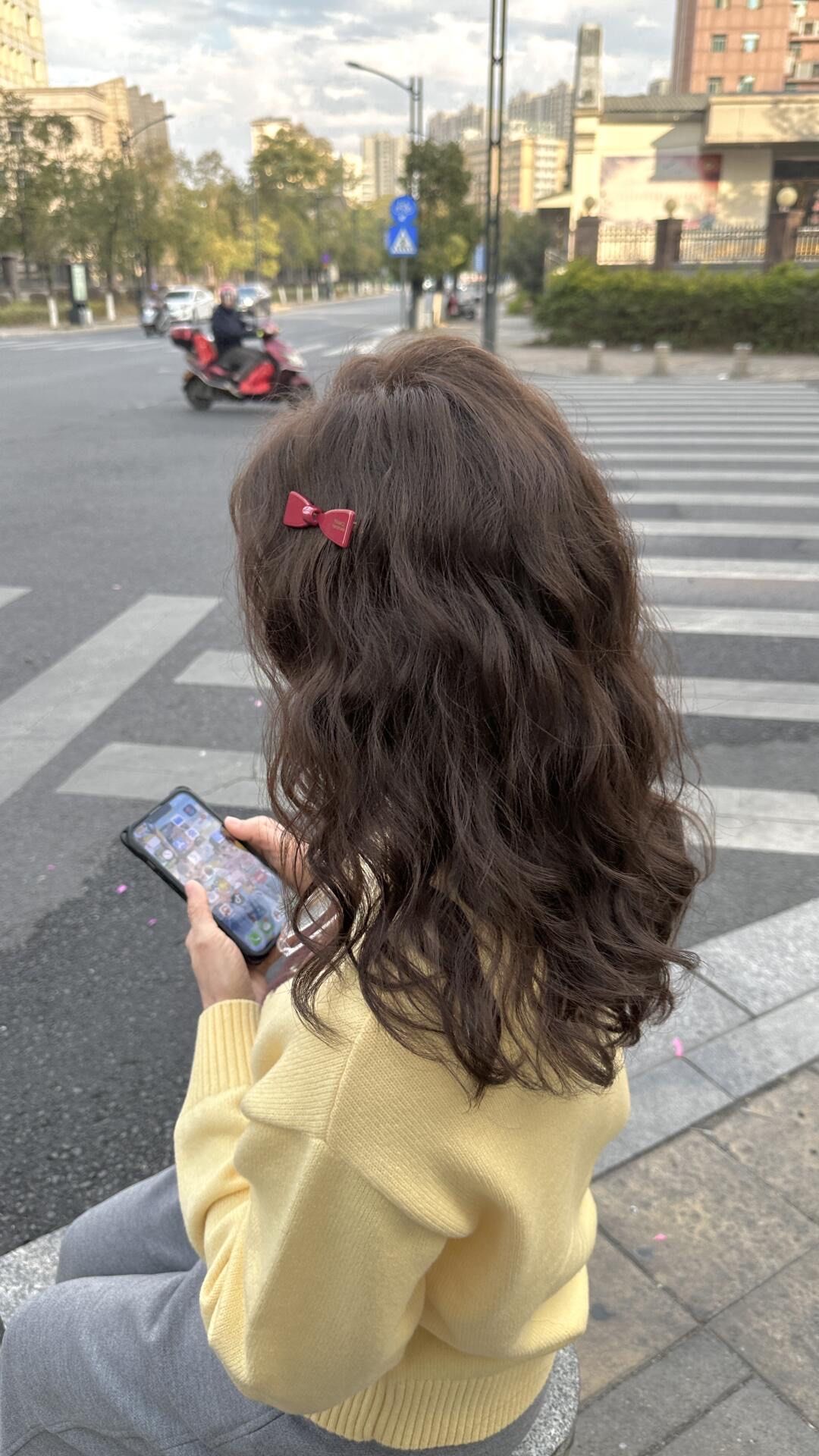 秋冬季必备烫发,显发量多的法式蛋卷头.不