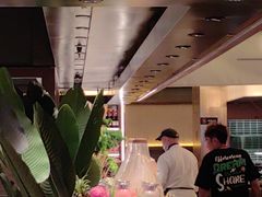 -钱小奴海鲜自助黑金店(杭州滨江龙湖店)