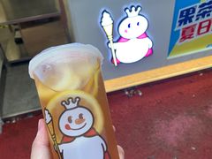 -蜜雪冰城(万达广场外B号门门口外集装箱店)