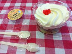 -红宝石·鲜奶小方·海派西点房(南丹店)