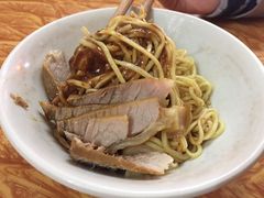 -松树干拌面店