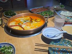 -洱火云南酸菜牛肉火锅(石景山当代商城店)