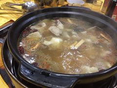 -濠轩阁特色生蚝火锅(水湾路店)