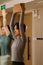 -酉嘉瑜伽YO+YOGA