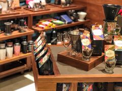 零售区-星巴克臻选(广州二沙岛文立方店)