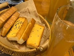 黄油面包-帽帽家只卖生蚝·烧烤(沙湖路店)