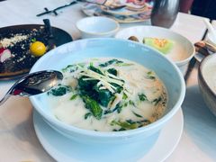 姜汁鱼汤浸豆苗-苏州W酒店·苏滟中餐厅