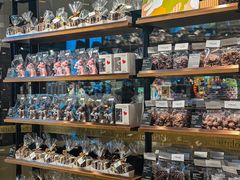 -Laderach 莱德拉(上海环贸iapm店)