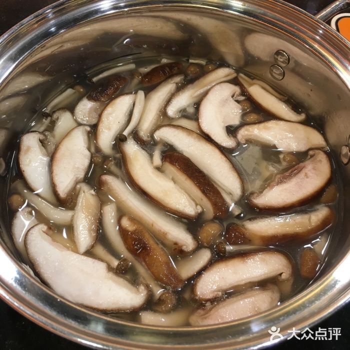 呷哺呷哺(世贸.工三店)菌汤锅底图片