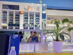 -提一眼镜·蔡司·依视路(小寨店)