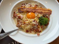 -Chom Cafe and Restaurant