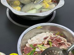 -周良天山牛杂城(天山路总店)