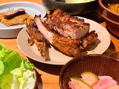 厚切傣式猪五花与奶油生菜-SHAN山(前滩太古里店)