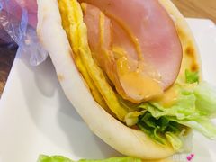 芝士火腿蛋软饼-棒约翰比萨·意面(金桥国际店)