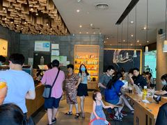 等位区-星巴克臻选(宁波北仑银泰城店)