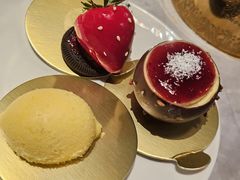 -雍容荟帝王蟹活龙虾展台自助(IFS黑金店)