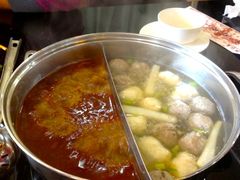 牛筋丸和墨鱼丸-潮汕美牛肉丸火锅店(天宁寺店)