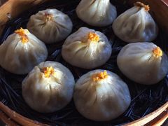 蟹粉小笼包-忆秦园小笼包(惠山古镇总店)
