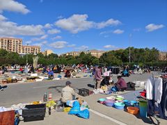-雪绒花路停车场
