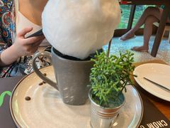 -Chom Cafe and Restaurant