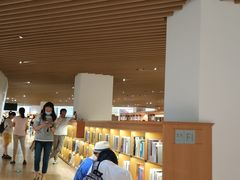 -新华文创·光的空间