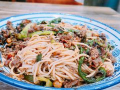 -渝之汇牛肉豌杂面