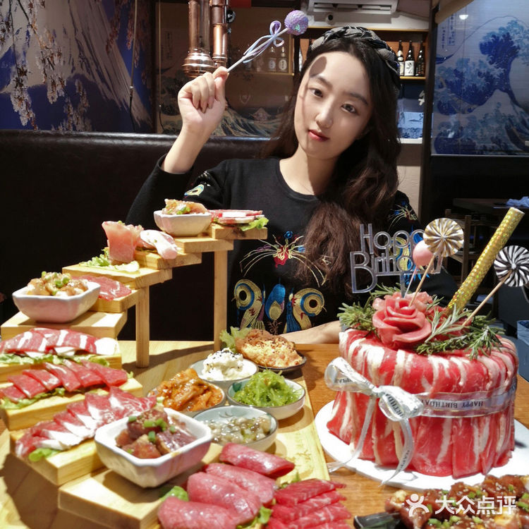 肉食动物的生日蛋糕🎂生日蛋糕不一定是奶油的