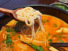 -银米·云南传统过桥米线(双廊黑金冠店)