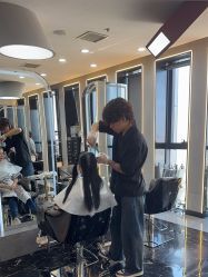 -TOP HAIR SALON