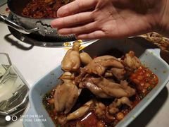 秘制麻辣锅底#牛蛙-蛙两只美蛙鱼头火锅(恒茂店)