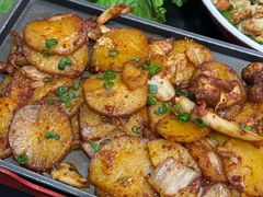 -红东阁东北菜烤肉酒馆(CROSS万象汇店)