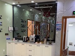 -茂菊口腔连锁(浦东南路店)