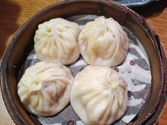 蟹粉鲜虾小笼-鑫震源·苏式大虾生煎(山塘街店)