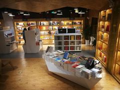 -新华里咖啡书吧(新华书店小寨店)