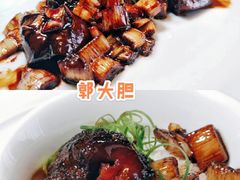 府邸伙食烧海参佐丝苗-北京王府井希尔顿酒店·秦唐中餐厅Chynna