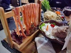-湊湊火锅·茶憩(杭州湖滨银泰in77店)