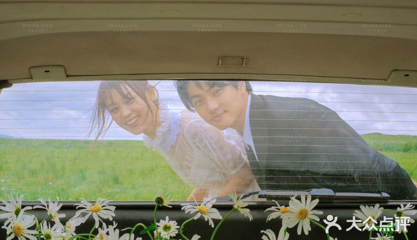 几束小雏菊就能拍出🌻日系电影感婚纱照