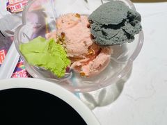 免费冰激凌-哥老官重庆美蛙鱼头(日月光店)