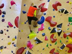 -问山MountQuest攀岩馆