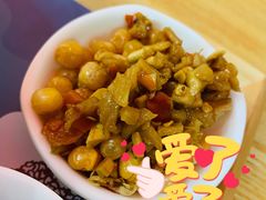 -呷佬·长沙手工米粉(金沙江路店)