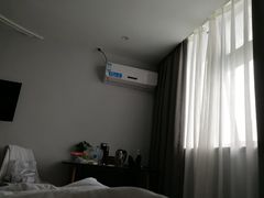 -怡莱酒店(无锡火车站南广场店)