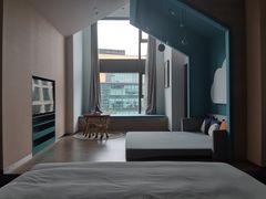 -上海虹桥中心爱琴海亚朵S酒店