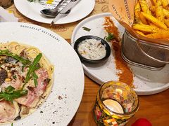 -Mark&Mars Restaurant