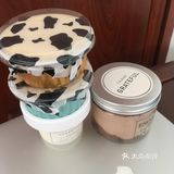 不够细腻 朗姆巧克力蛋糕：奶油不错 蛋糕体也ok