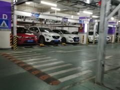 -万达广场（上海颛桥店）-立体停车场