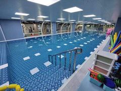 -蓝鲸奇亲子游泳俱乐部