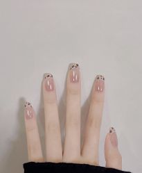 -桃色美甲沙龙