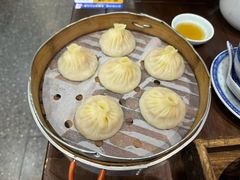 纯蟹黄蟹粉小笼包-蟹上黄·蟹黄面·江南糖水(人民广场店)