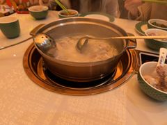 -润园四季椰子鸡火锅(卓越INTOWN店)